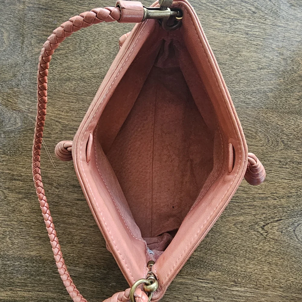 Bottega Veneta Intrecciato Leather Handbag Coral *FLAWS* - Picture 6 of 16